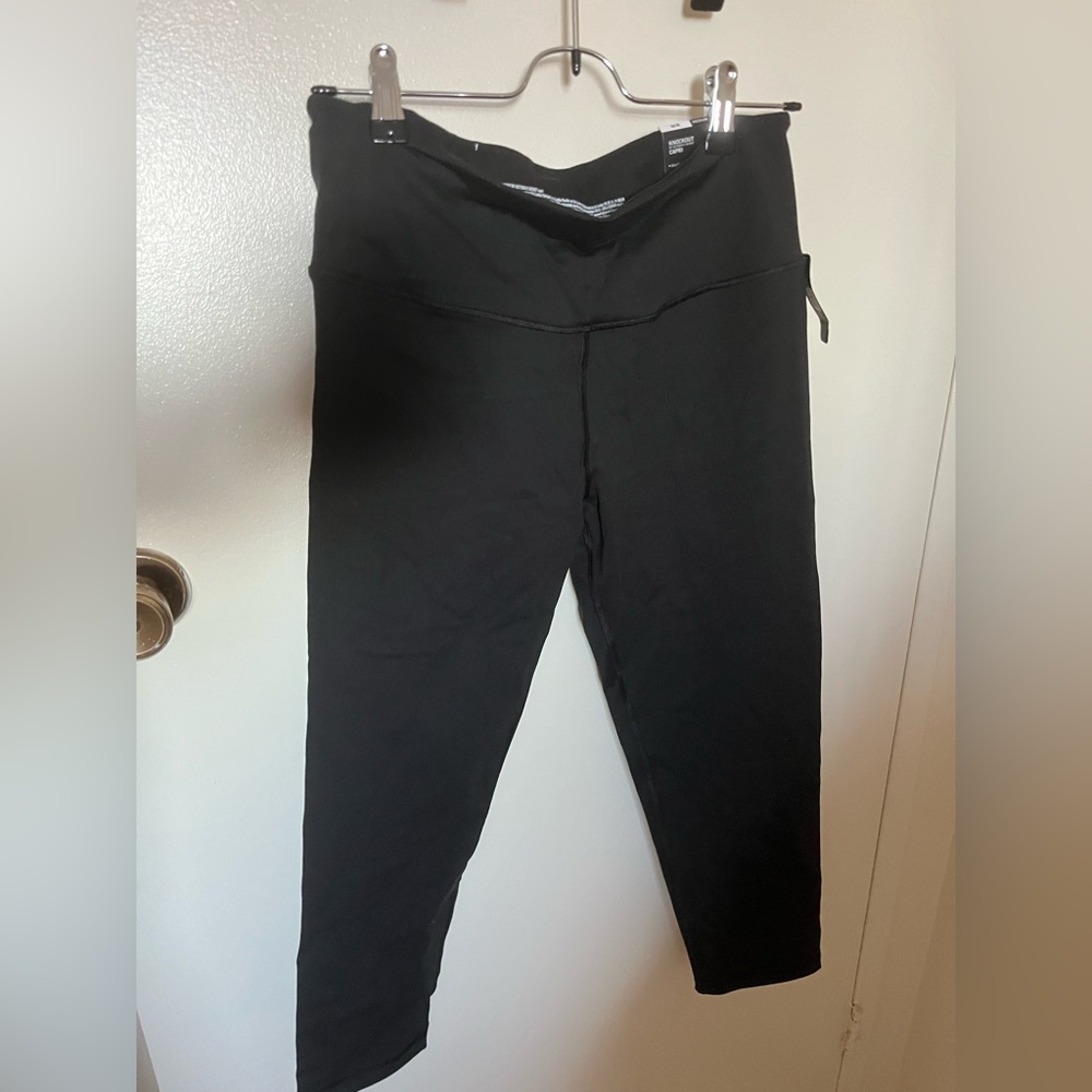 VS Knockout Capri Leggings